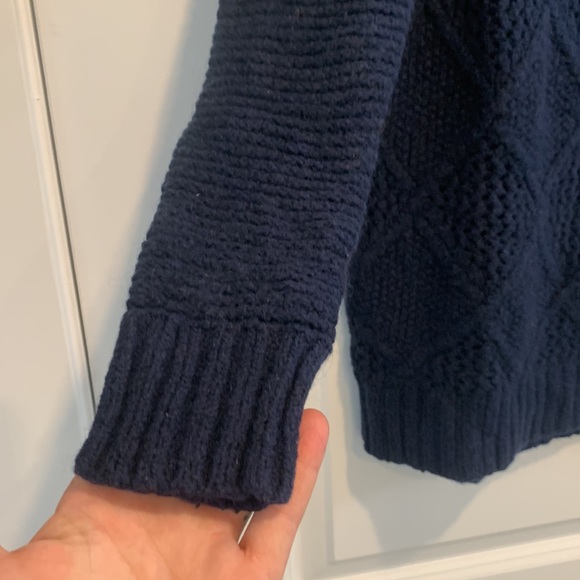 American Eagle sweater - Picture 3 of 12